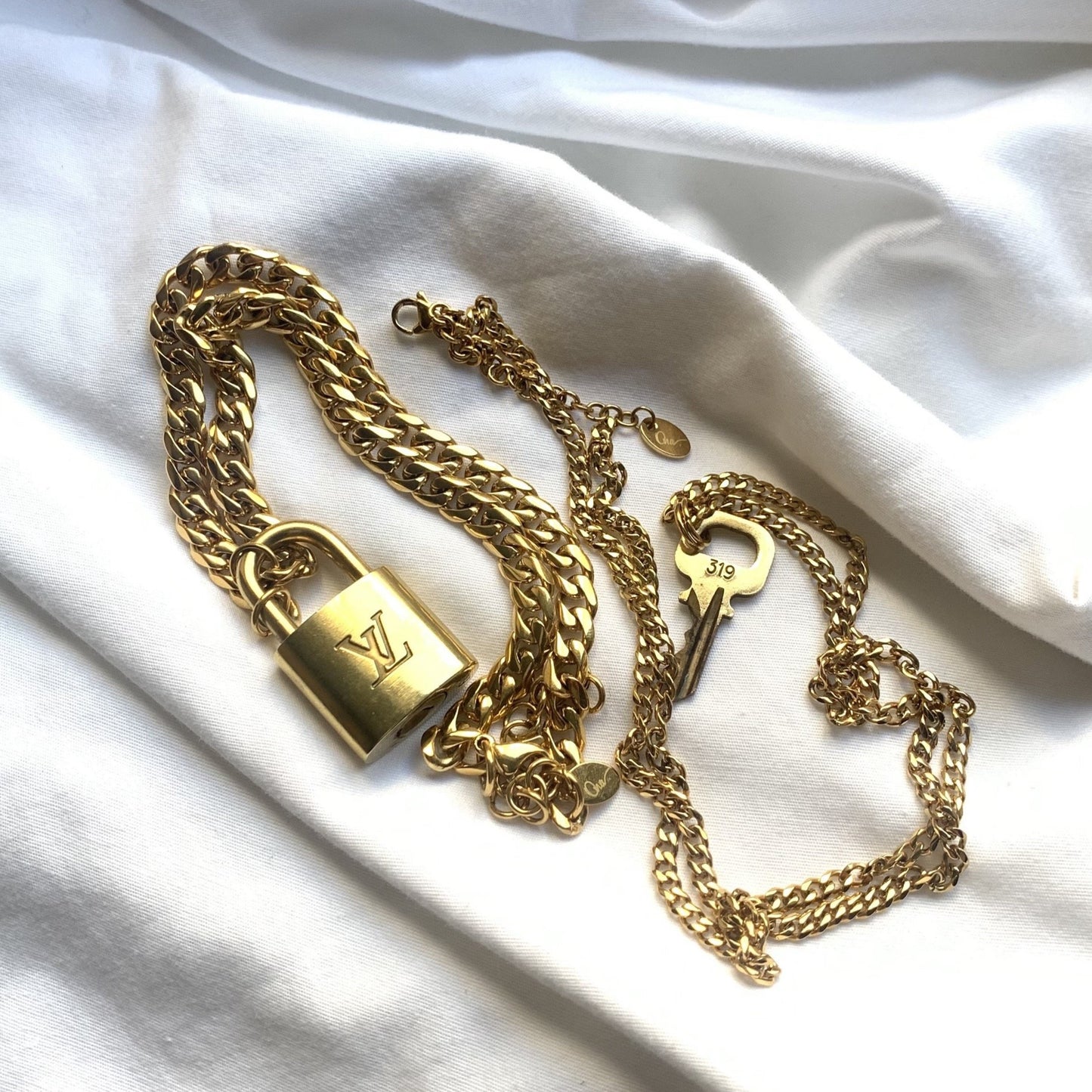 LV lock and key set with Cuban Chain link
