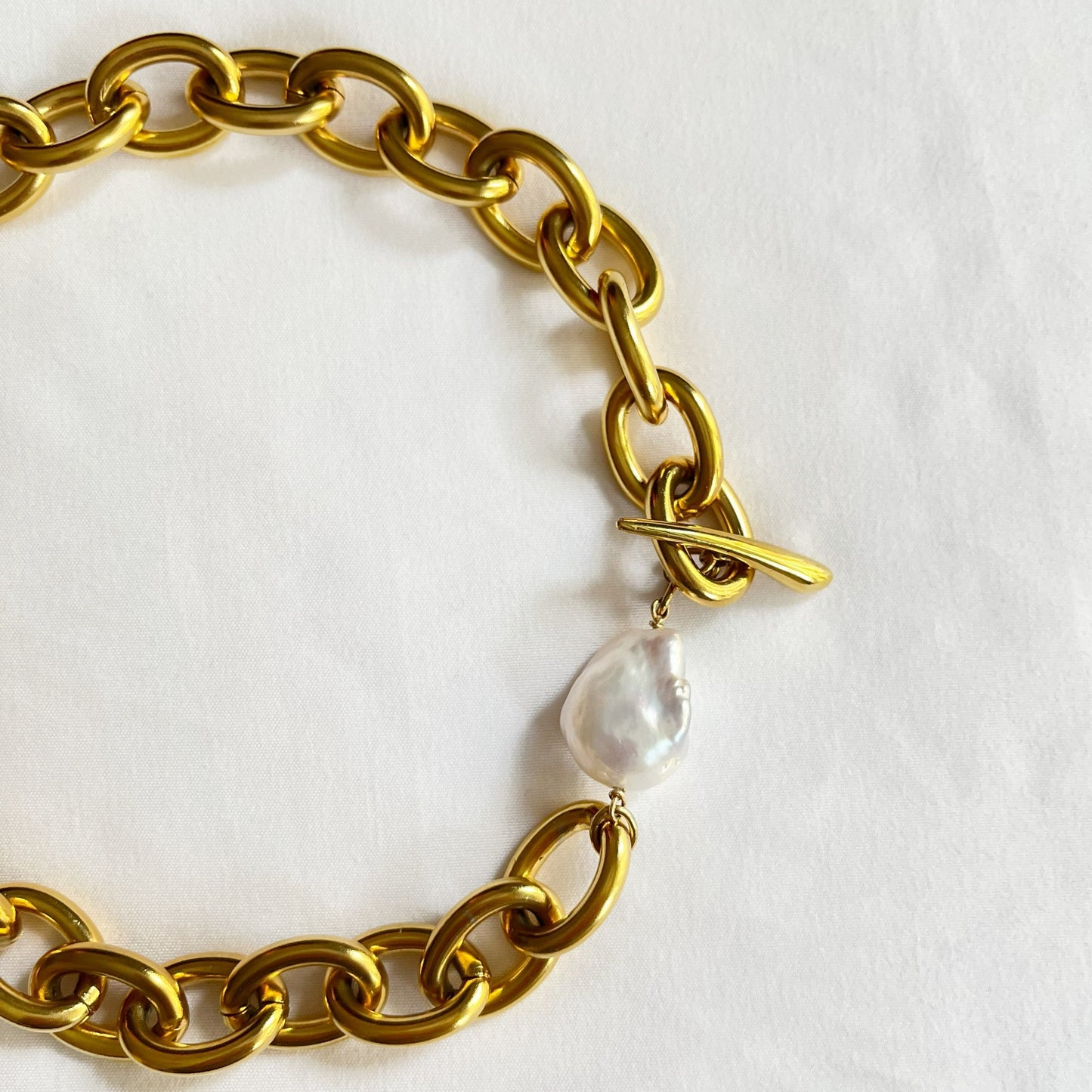 Willa Chain with large fresh water Keshi Baroque pearl