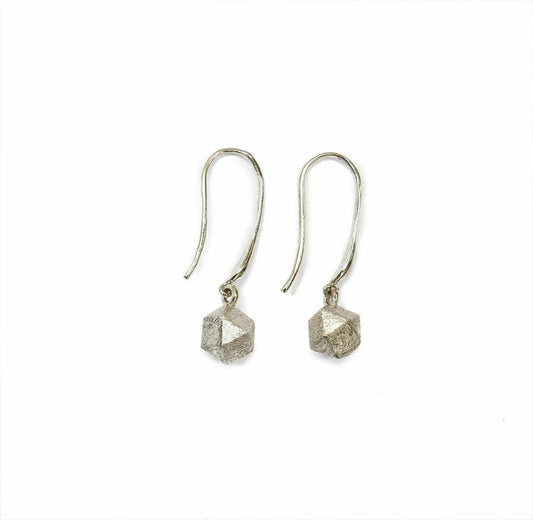 Mantra Cube Earrings - Engraved - rhodium plate