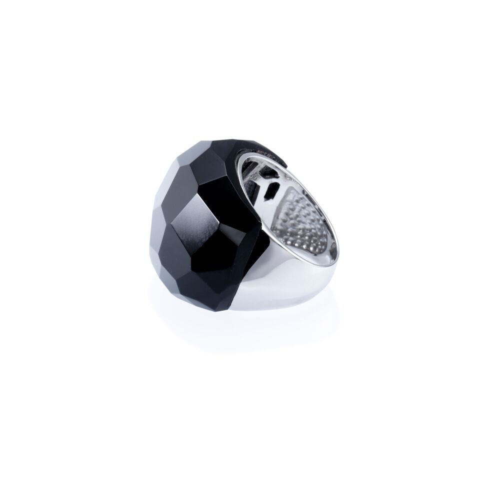 Lattice Round Cocktail Ring with black agate